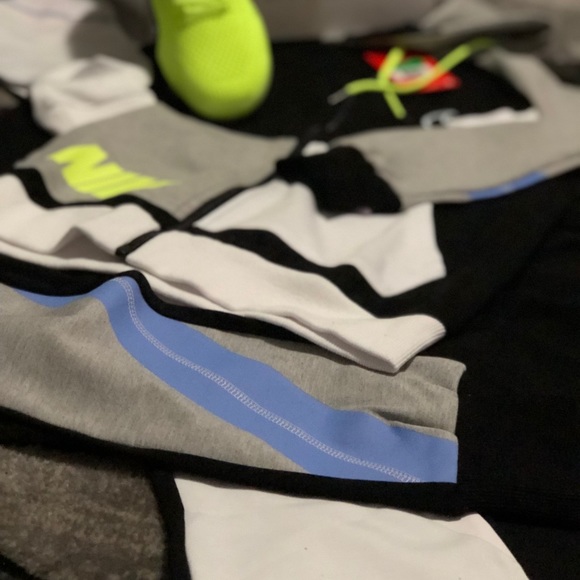 Nike Vapor Max and Track Suit - Picture 7 of 7